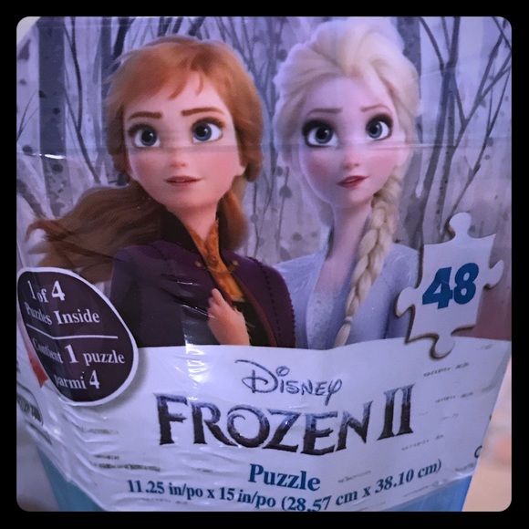 Frozen 2 Puzzle in Collectible Gem Storage Case - Picture 1 of 5